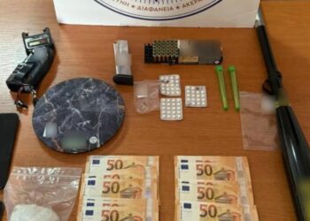 Κοκαΐνη, ζυγαριά ακριβείας και σφαίρες βρήκαν στο σπίτι του πρώην αστυνομικού και TikToker – Ο ρόλος του 21χρονου φίλου του
