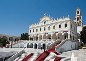 Οδοιπορικό για τον Δεκαπενταύγουστο της Παναγιάς στις Κυκλάδες