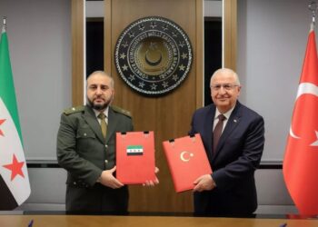 Τουρκία – Συρία: Με μνημόνιο στρατιωτικής συνεργασίας επισημοποίησαν την σύσφιξη σχέσεων – Δεν έχουμε την πολυτέλεια να παραμένουμε αδρανείς, λέει ο Φιντάν