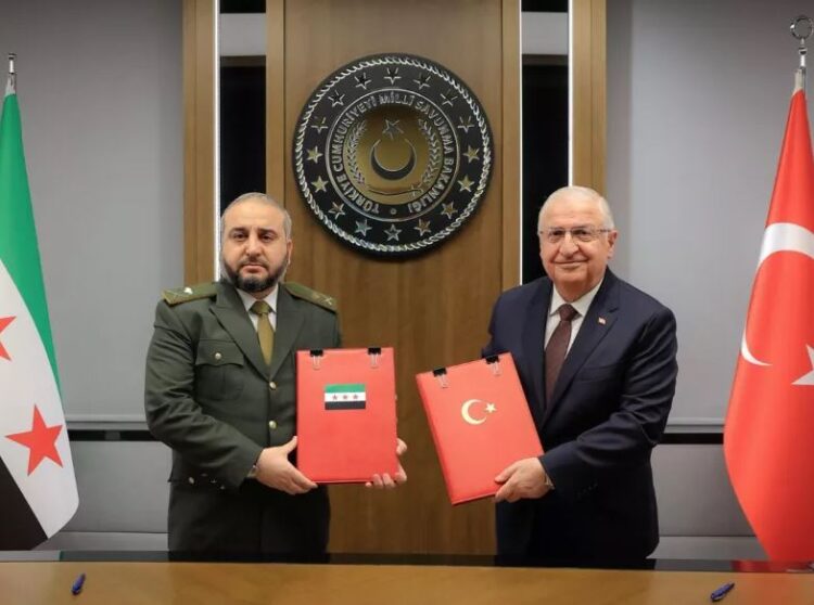Τουρκία – Συρία: Με μνημόνιο στρατιωτικής συνεργασίας επισημοποίησαν την σύσφιξη σχέσεων – Δεν έχουμε την πολυτέλεια να παραμένουμε αδρανείς, λέει ο Φιντάν