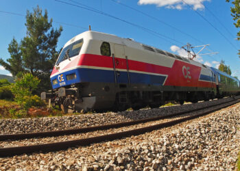 Λάρισα: Εργαζόμενος σε διάβαση του ΟΣΕ πέθανε εν ώρα υπηρεσίας