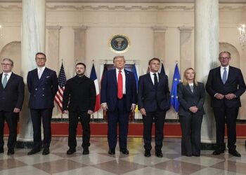 Τραμπ – Ζελένσκι και Ευρωπαίοι στον Λευκό Οίκο: Η ύστατη απόπειρα για κατάπαυση του πυρός – Άμεσα η τριμερής με τον «τσάρο»