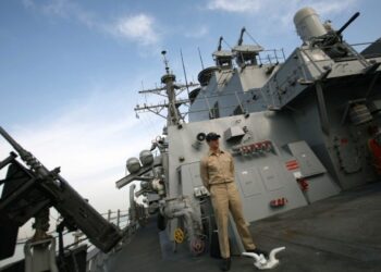 Νέο επεισόδιο στη Σινική Θάλασσα: Η Κίνα «εκδίωξε» αμερικανικό αντιτορπιλικό