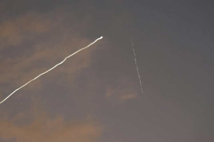 ΄Ηχησαν σειρήνες στο Τελ Αβίβ για αεροπορική επιδρομή  – Εντοπίστηκε πύραυλος από την Υεμένη