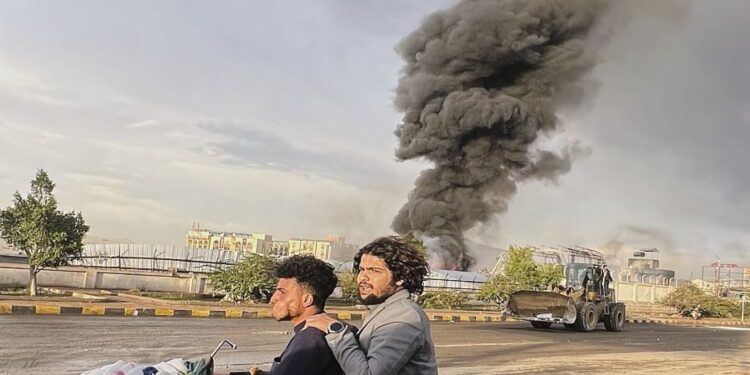 Υεμένη: Τουλάχιστον 10 νεκροί και 100 τραυματίες από τις ισραηλινές αεροπορικές επιδρομές κατά των Χούθι