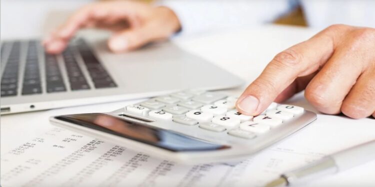 Στο στόχαστρο της ΑΑΔΕ: Από «κόσκινο» γονικές παροχές και δωρεές