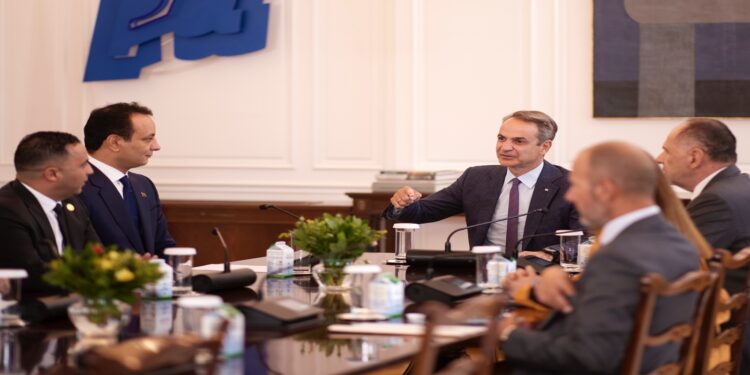 Γιατί πήγε ο Χαφτάρ στο Μέγαρο Μαξίμου