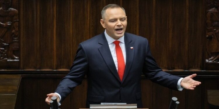 Ναβρότσκι: Η Πολωνία είναι έτοιμη να υπερασπιστεί το έδαφός της