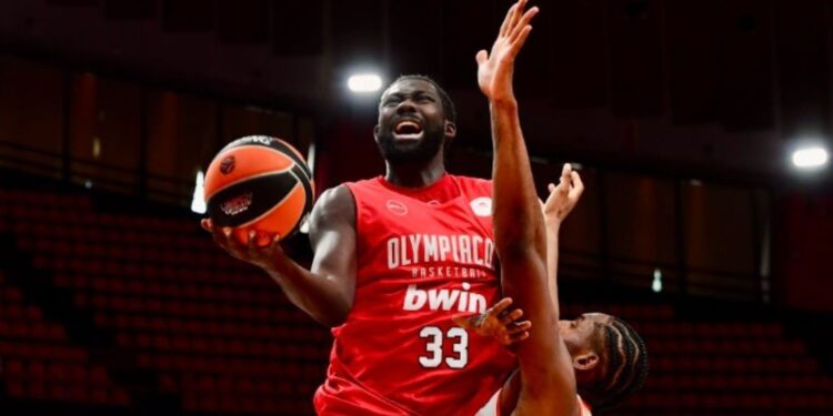 Παρελθόν από τον Ολυμπιακό ο Κουμάτζε