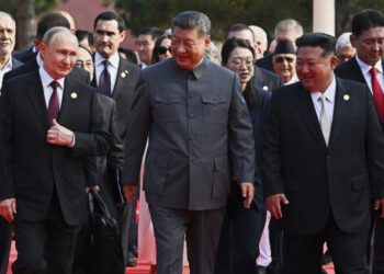 Guardian: Σι – Πούτιν – Κιμ – Τι φιλοδοξεί η  «χορογραφία» του Πεκίνου
