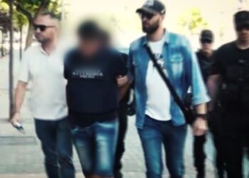 Αδελφοκτονία στην Θεσσαλονίκη: Ποιο «ρόλο» αποδίδει ο δράστης στη σύζυγό του – Τι είπε στην αστυνομία