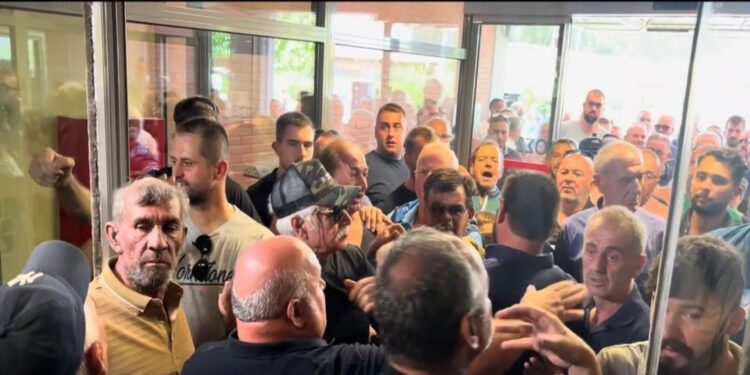 Συγκέντρωση διαμαρτυρίας στη Λάρισα: Διαμαρτύρονται οι κτηνοτρόφοι για την ευλογιά – Θέλουν εμβολιασμούς των ζώων