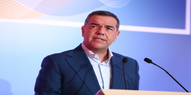 Τσίπρας: “Πρέπει να αναδείξουμε την Ελλάδα της αλληλεγγύης, της συνεισφοράς, του πατριωτισμού”