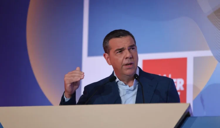 Ο Τσίπρας σέρνει το χορό και διαμορφώνει την πολιτική ατζέντα – Σε πανικό το σύστημα Μητσοτάκη μετά την ομιλία του πρώην πρωθυπουργού