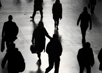 Ανεργία - Πρόγραμμα για 10.000 μητέρες: Υποσχέσεις, ελπίδες και τα μεγάλα ερωτηματικά