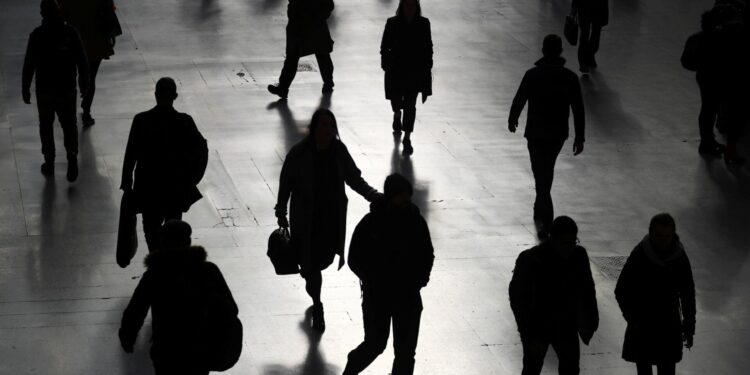 Ανεργία - Πρόγραμμα για 10.000 μητέρες: Υποσχέσεις, ελπίδες και τα μεγάλα ερωτηματικά