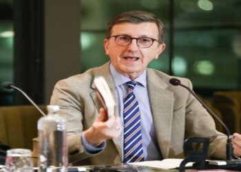 Τραγικός Πορτοσάλτε: Ο απεργός πείνας Πάνο Ρούτσι έκανε «τσαντίρι» το μνημείο του Αγνώστου Στρατιώτη