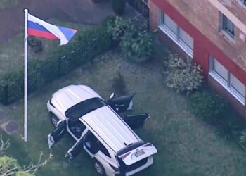 Αυστραλία: Σύλληψη οδηγού που εισέβαλε στον περίβολο ρωσικού προξενείου