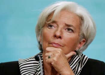 Οικονομικό χάος στη Γαλλία αλλά η Λαγκάρντ προς το παρόν δεν βλέπει προσφυγή στο ΔΝΤ