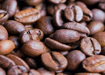 Πού οφείλεται η εκτόξευση των τιμών του καφέ – Αύξηση 15% σε ένα μήνα