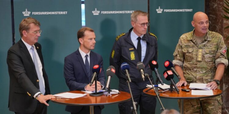 «Επαγγελματική επίθεση», λέει ο υπουργός Άμυνας της Δανίας για τις υπερπτήσεις drone