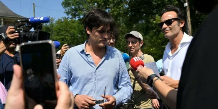 Ο γιος του Αλέν Ντελόν ζητά ακύρωση της διαθήκης του πατέρα του