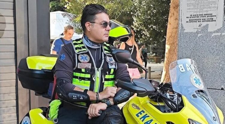 Επιτυχημένο το πρώτο χειρουργείο του διασώστη του ΕΚΑΒ από το τροχαίο στην Καλλιθέα