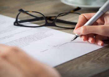 Τι αλλάζει στις διαθήκες: Θα καταργηθούν οι ιδιόγραφες;