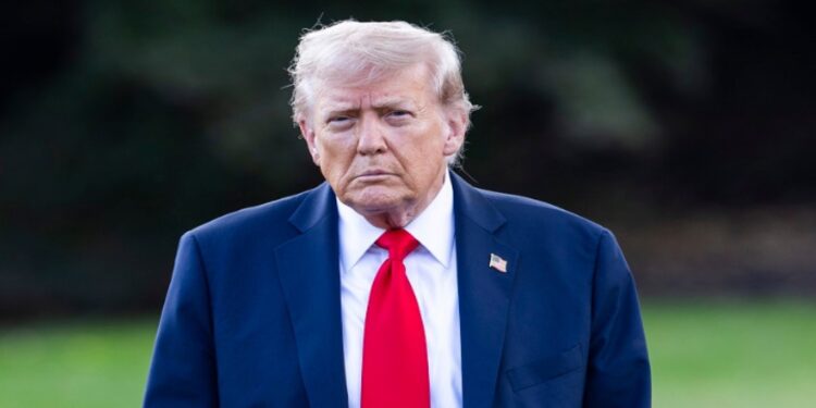 Τραμπ εναντίον NYT: Καταθέτει μήνυση και αγωγή για συκοφαντική δυσφήμιση – Ζητά αποζημίωση 15 δισ. δολαρίων