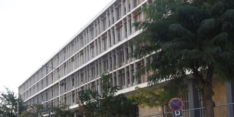 Θεσσαλονίκη: Με αλεξίσφαιρο στον εισαγγελέα ο 50χρονος για την ασφυκτική δολοφονία της αδελφής του