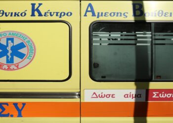 Μηχανή παρέσυρε και τραυμάτισε σοβαρά πεζή στην Πατησίων