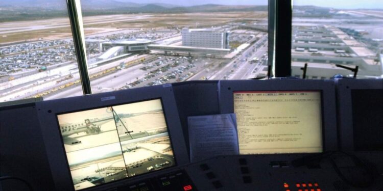 Ελεγκτές Εναέριας Κυκλοφορίας: «Τα συστήματα καταρρέουν – Ενσωματώστε τις προτάσεις μας»