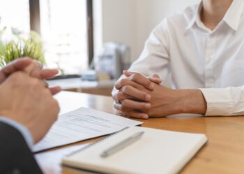 Ξεκίνησε η πληρωμή για το επίδομα 100 ευρώ σε 80.000 υπαλλήλους που επιμορφώθηκαν στη συμπερίληψη