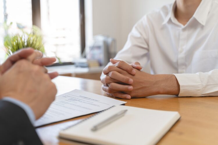 Ξεκίνησε η πληρωμή για το επίδομα 100 ευρώ σε 80.000 υπαλλήλους που επιμορφώθηκαν στη συμπερίληψη