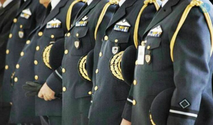 Ένστολοι: Αυτό είναι το… δοσολόγιο των αυξήσεων στους μισθούς – Παραδείγματα