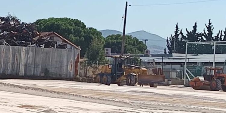 Θεσσαλονίκη: Μπάζωσε κοίτη ρέματος για να φτιάξει γήπεδο ποδοσφαίρου