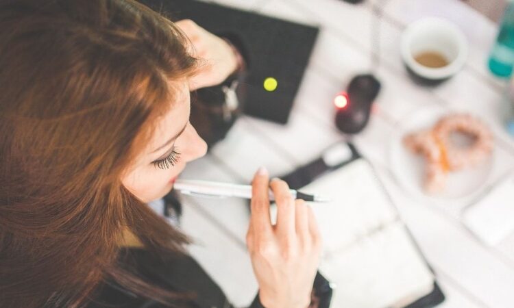 Έρχεται νέο επίδομα 100 ευρώ – Ποιοι θα είναι οι δικαιούχοι