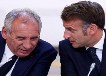 Σε πολιτική αβεβαιότητα η Γαλλία – Σήμερα η ψηφοφορία για ψήφο εμπιστοσύνης