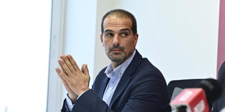 Γαβριήλ Σακελλαρίδης: Υποβλήθηκε σε επέμβαση για τοποθέτηση στεντ – Πότε παίρνει εξιτήριο