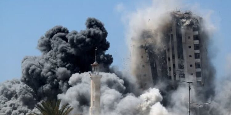 Γάζα: Πολυώροφα γίνονται ερείπια – Nέες διαταγές εκκένωσης