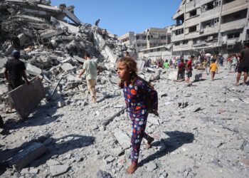 Γάζα ώρα μηδέν: Καραβάνια αμάχων στο δρόμο της προσφυγιάς – Το σημείο που ξεκίνησε η επίθεση του Ισραήλ