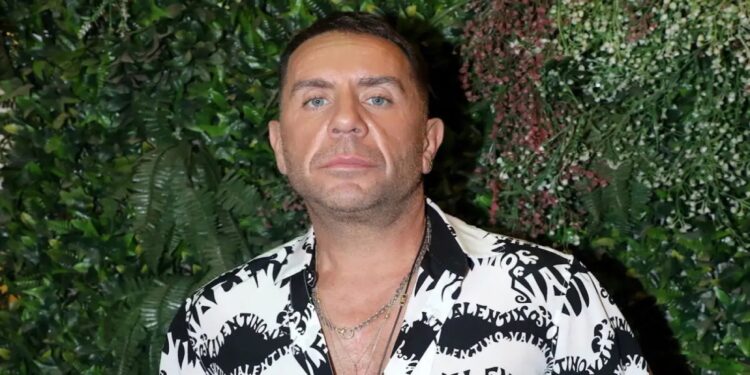 Πώς εντοπίστηκε ο κοριός μέσα στο σπίτι του Γιώργου Μαζωνάκη; – Στο νοσοκομείο η μητέρα του