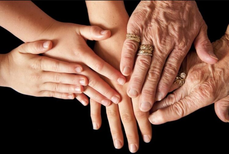 Γήρανση: Ποιος είναι ο  παράγοντας που θα μπορούσε να την αντιστρέψει – Τι εντόπισαν οι επιστήμονες