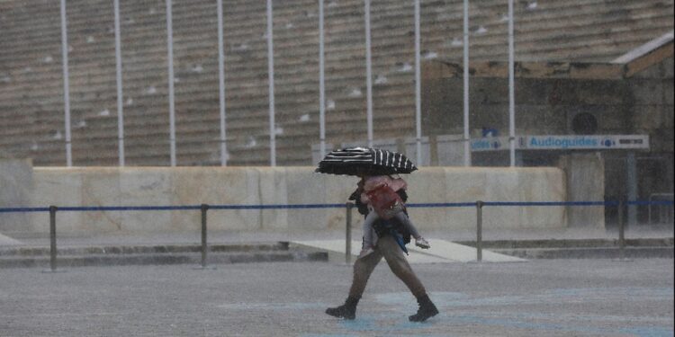 Φθινοπωρινό το σκηνικό του καιρού με βροχές, πτώση θερμοκρασίας και βοριάδες