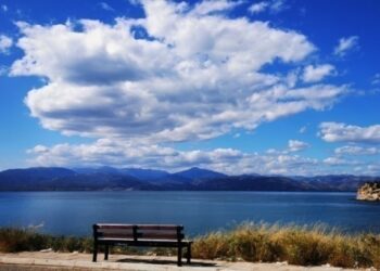 Καιρός: Ηλιοφάνεια με εξασθενημένους ανέμους και υψηλές θερμοκρασίες