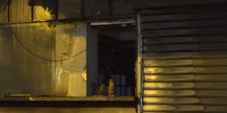 Εμπρησμός καφετέριας τα ξημερώματα στην Καλλιθέα