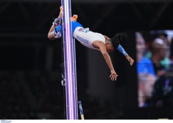 Ασημένιος ο Καραλής στο Τόκιο – Εντυπωσιακό σερί πάνω από 6 μ.μ. (βίντεο)