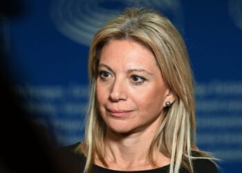 Μαρία Καρυστιανού: «Απάνθρωποι και βρώμικοι Μητσοτάκης, Καραμανλής, Τριαντόπουλος»