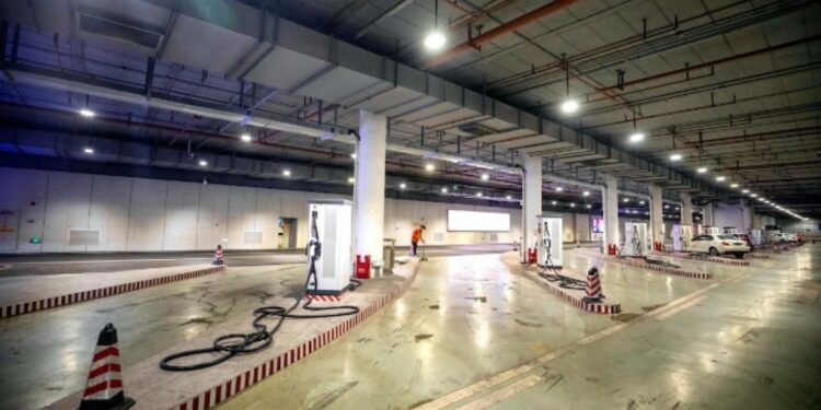 Κίνα: Αύξηση 53,5% στις υποδομές φόρτισης οχημάτων