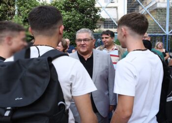 Δημήτρης Κουτσούμπας για νέα σχολική χρονιά: «Ξέρετε να παλεύετε συλλογικά, όλοι μαζί, χέρι-χέρι»